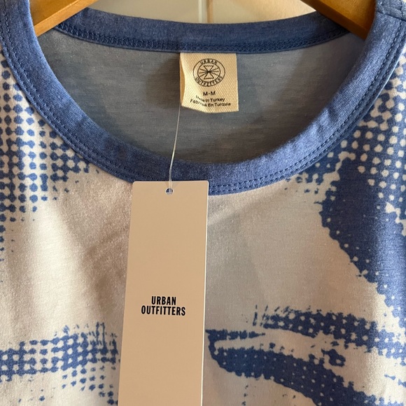 UO Graphic T shirt - Picture 5 of 7